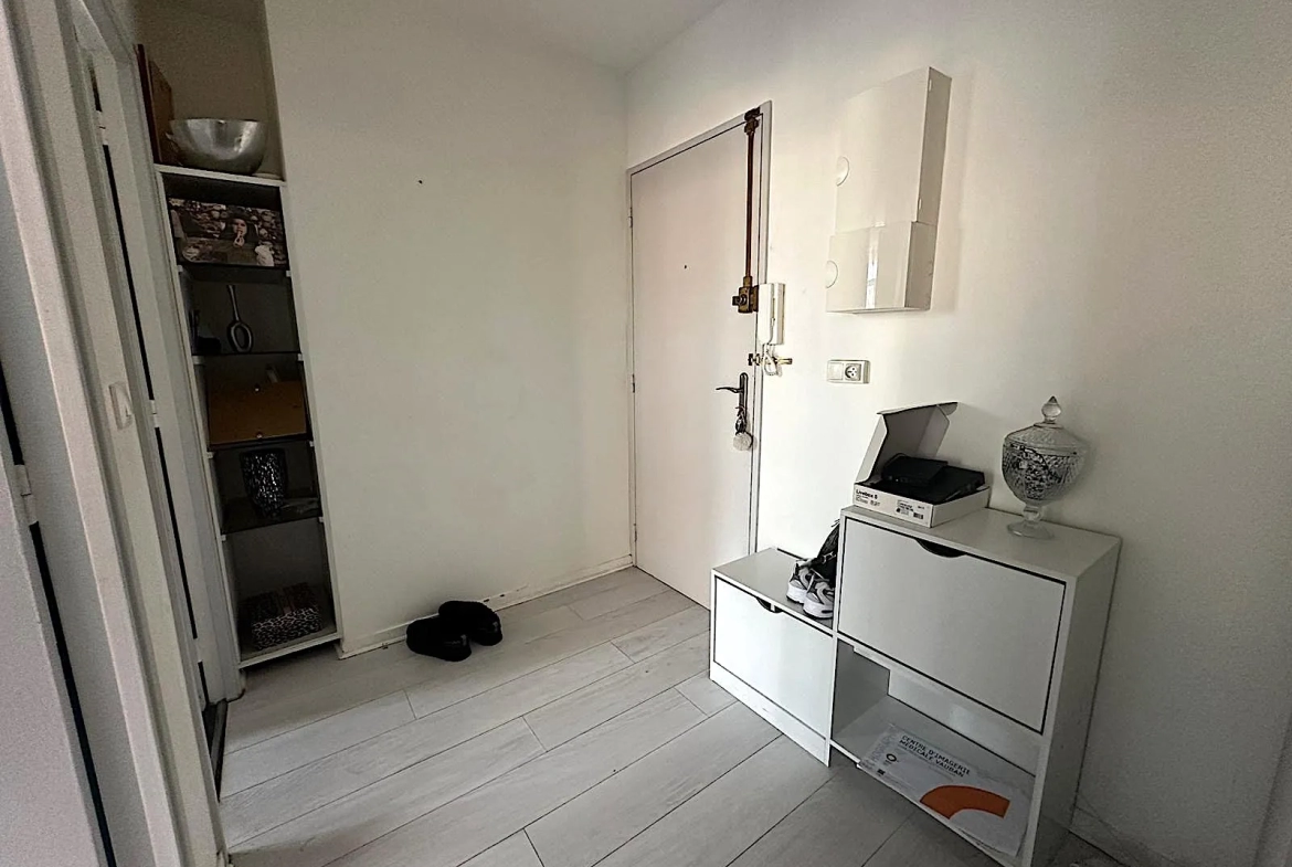 Appartement 2 pièces avec balcon à Livry-Gargan 