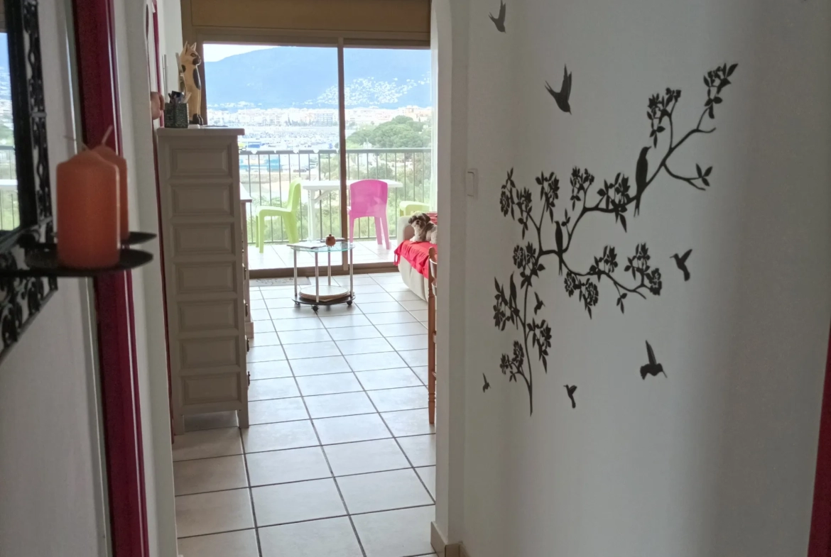 Appartement de 3 chambres avec terrasse à vendre à Roses 