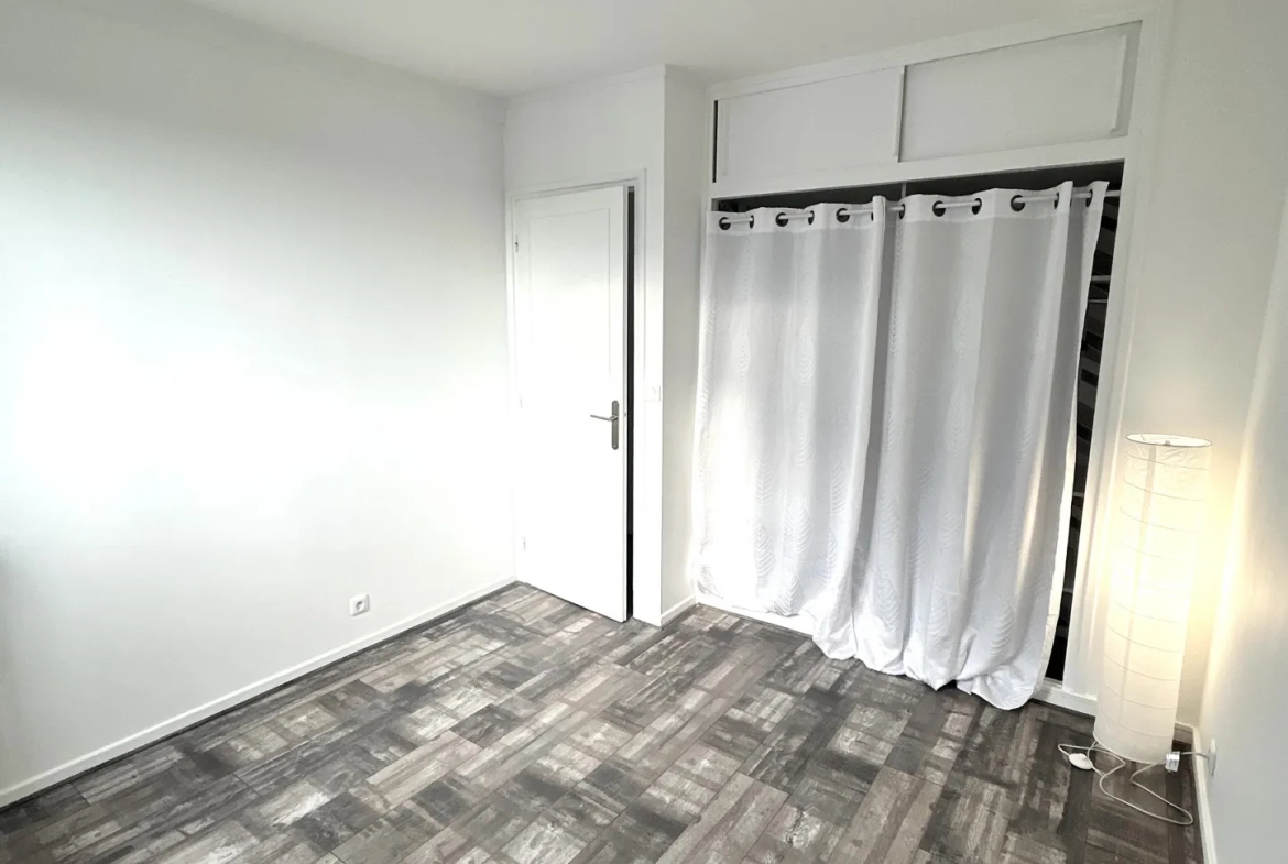 Appartement 4 pièces à Neuilly plaisance 
