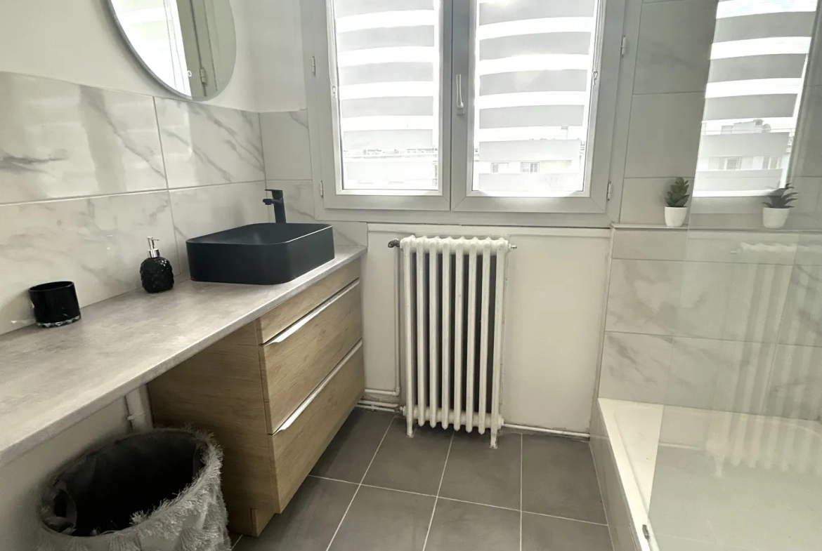 Appartement 4 pièces à Neuilly plaisance 