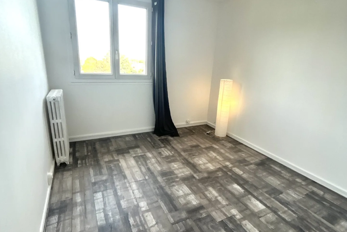 Appartement 4 pièces à Neuilly plaisance 