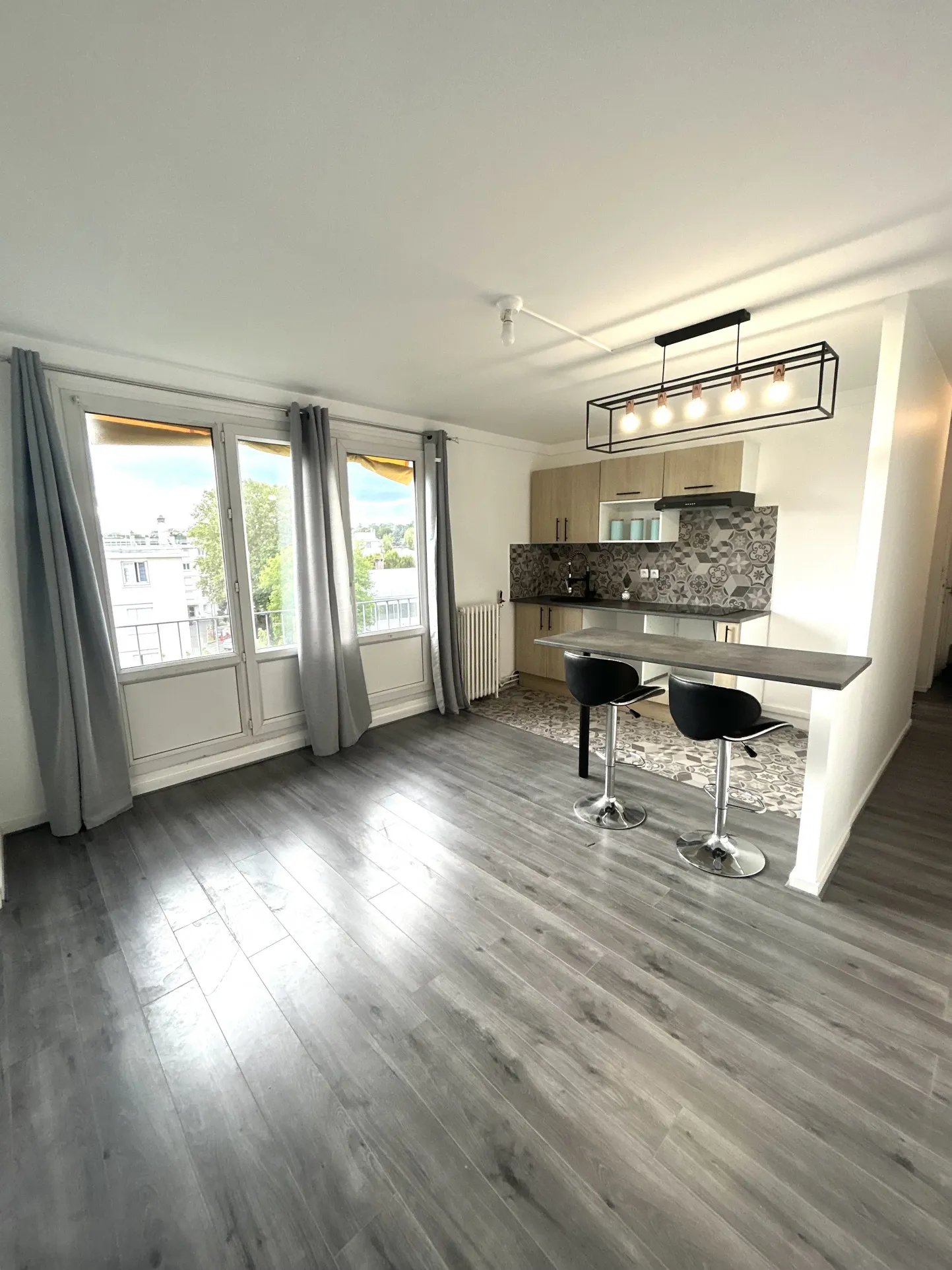 Appartement 4 pièces à Neuilly plaisance 
