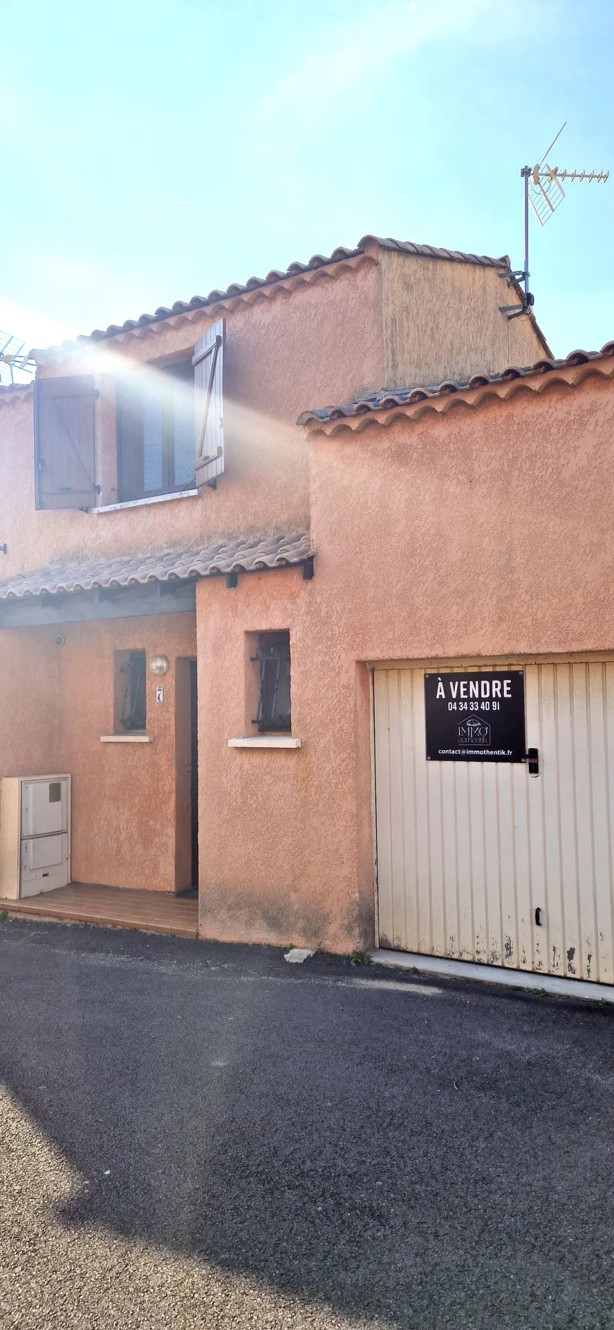 Maison en vente au Grau D'Agde, 3 chambres, terrasse, garage 