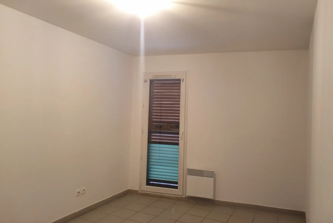 Grand appartement avec terrasse à Solliès-Pont - 230,000€ 