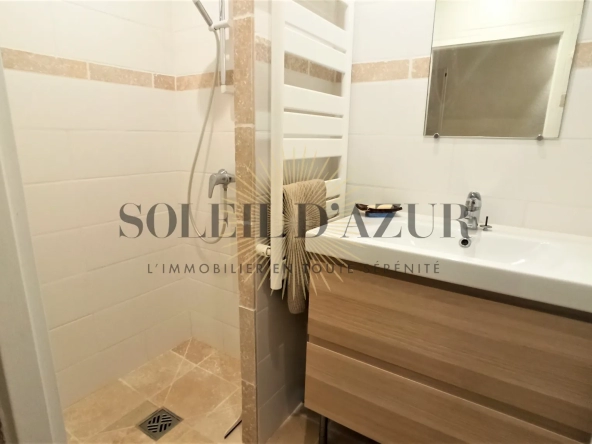 Bel appartement de type 3 traversant à La Ciotat 
