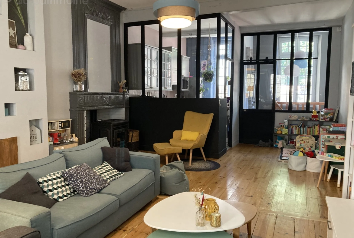 Maison de Ville Rénovée de 113m2 à Bazas 