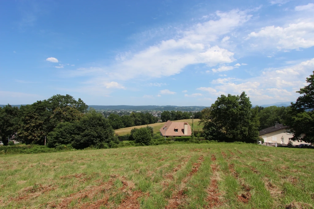 Exclusivité Nay - Terrain de 1670 m2 à viabiliser avec vue imprenable sur la plaine