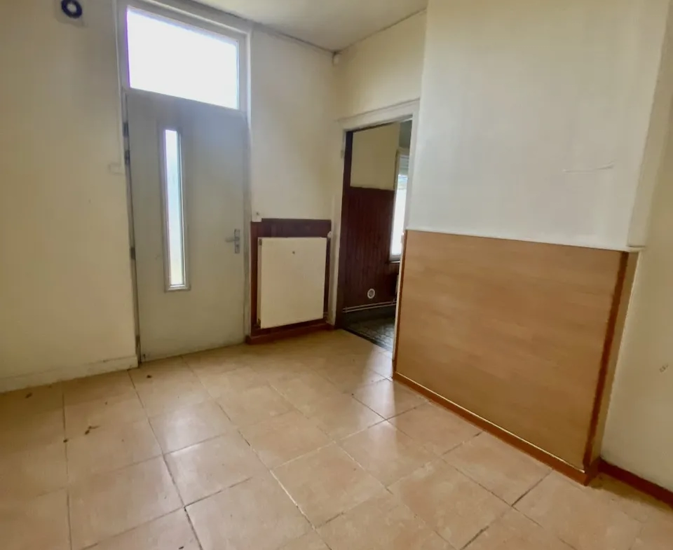 Maison Semi-Individuelle à Hautmont avec Terrain à Aménager 