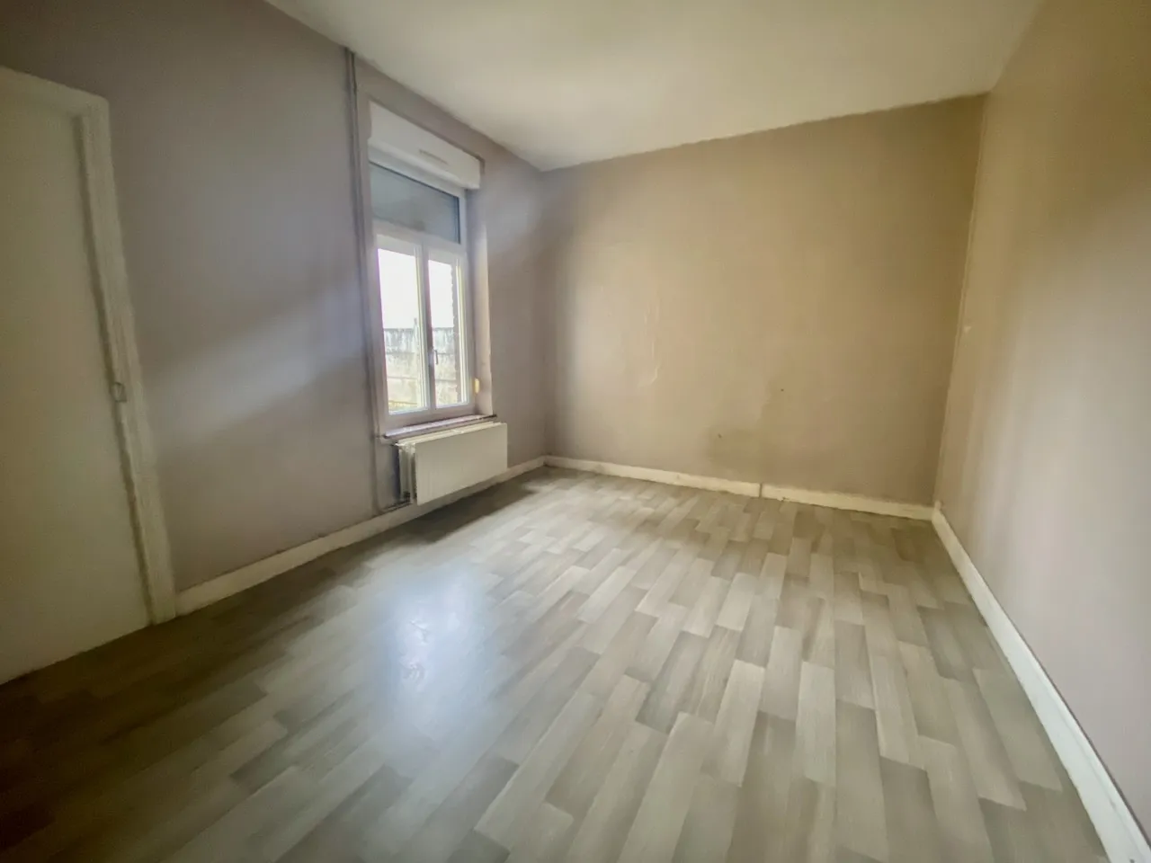 Maison Semi-Individuelle à Hautmont avec Terrain à Aménager 