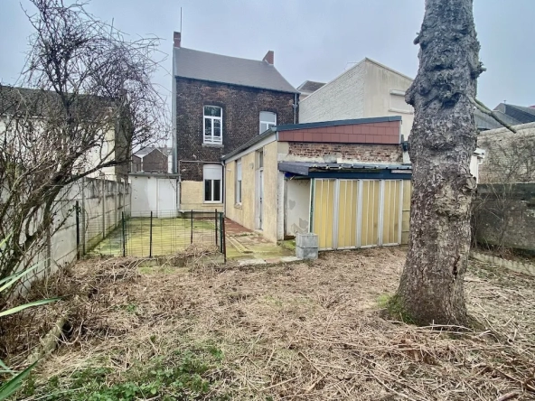 Maison Semi-Individuelle à Hautmont avec Terrain à Aménager 