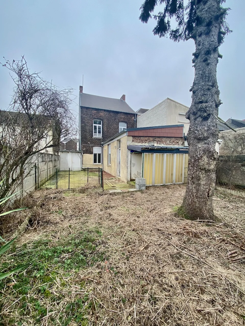 Maison Semi-Individuelle à Hautmont avec Terrain à Aménager 