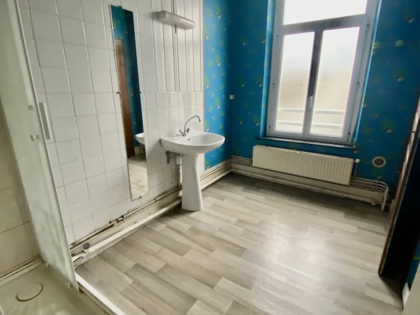 Maison Semi-Individuelle à Hautmont avec Terrain à Aménager 