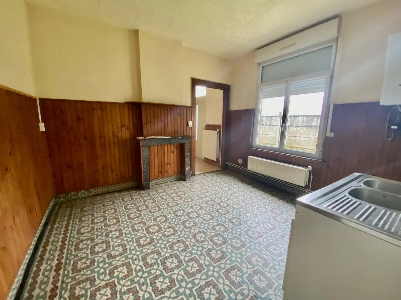 Maison Semi-Individuelle à Hautmont avec Terrain à Aménager 