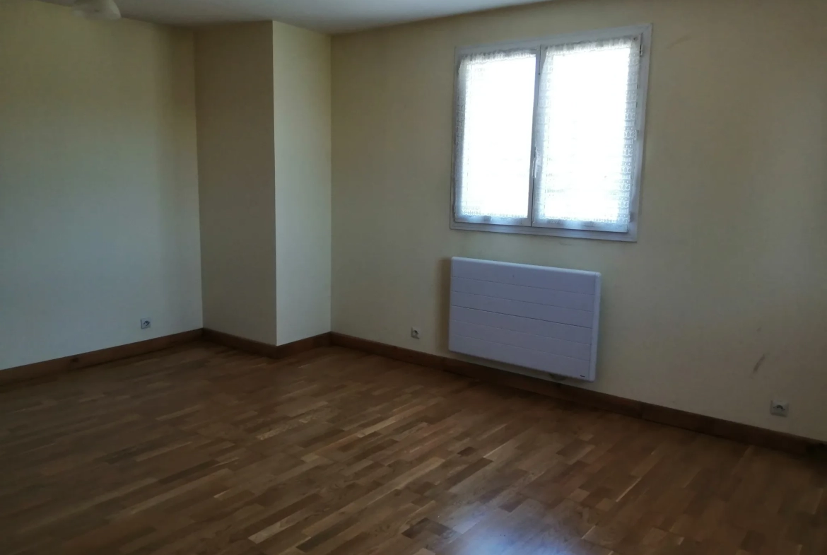 FERME RENOVEE 150M2 HABITABLES - Chevroux 