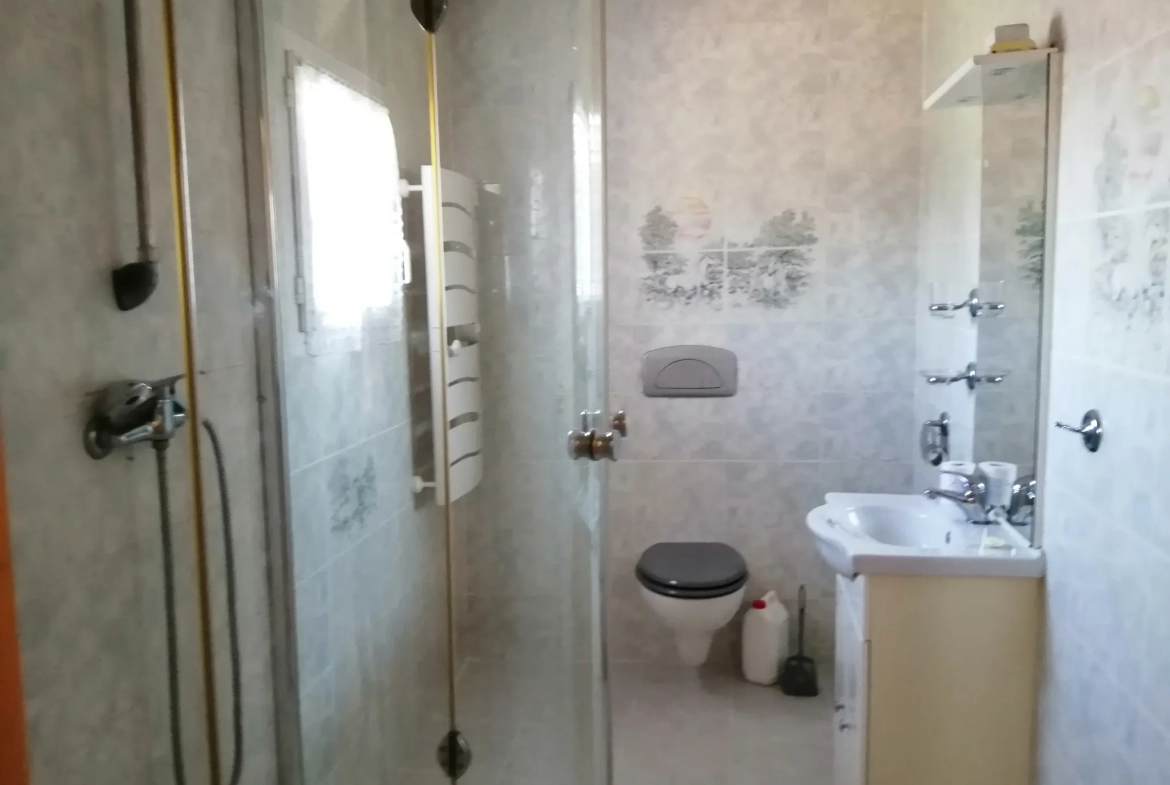 FERME RENOVEE 150M2 HABITABLES - Chevroux 