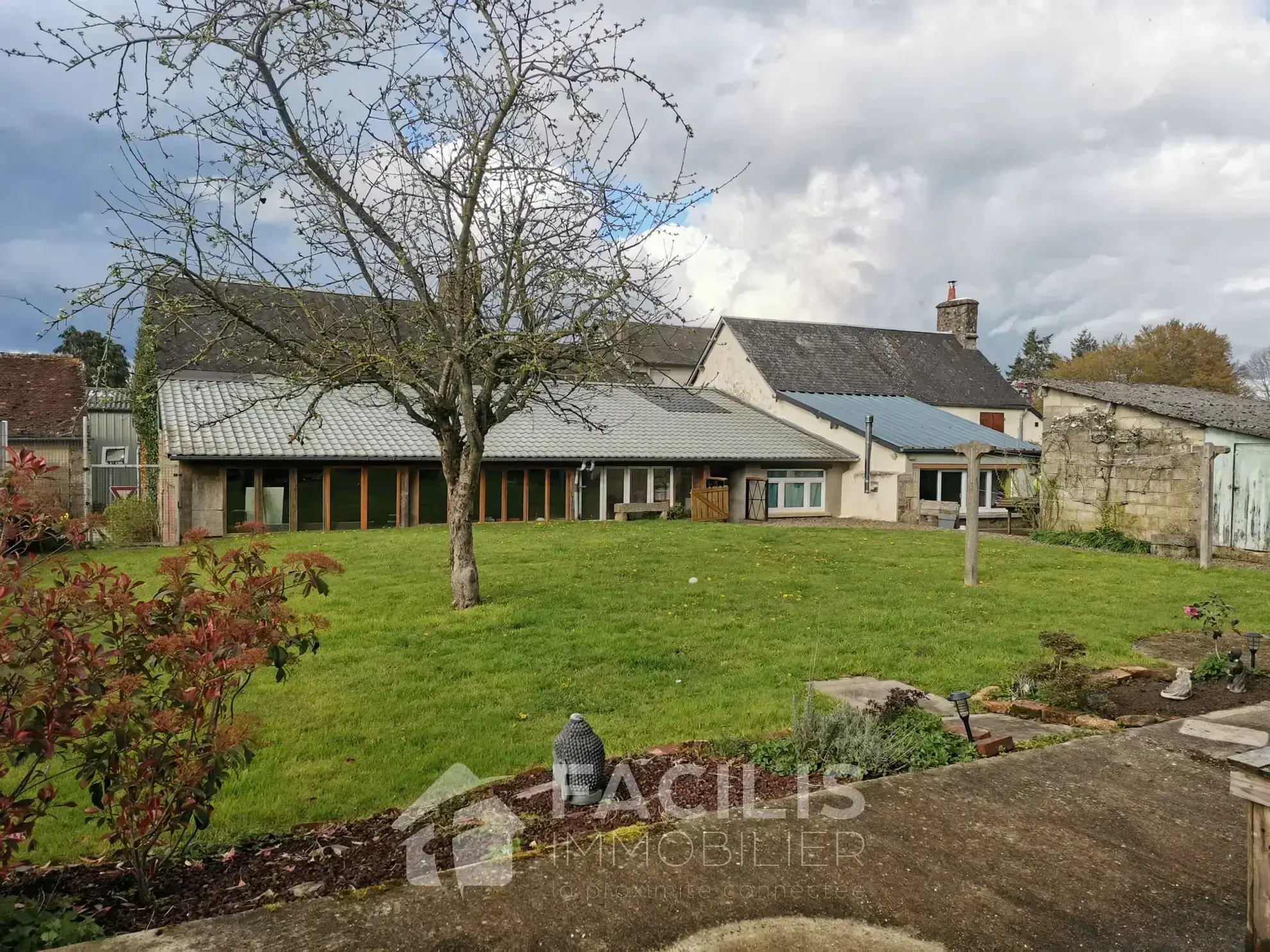 Maison pleine de charme avec 3 chambres à Ste opportune 