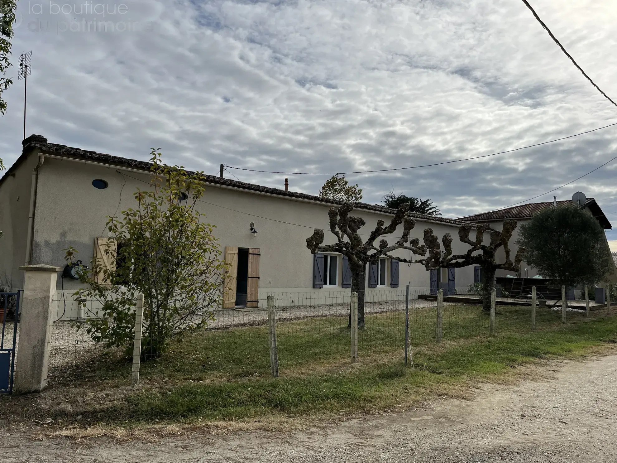 Maison en pierre 5 chambres à Semens 