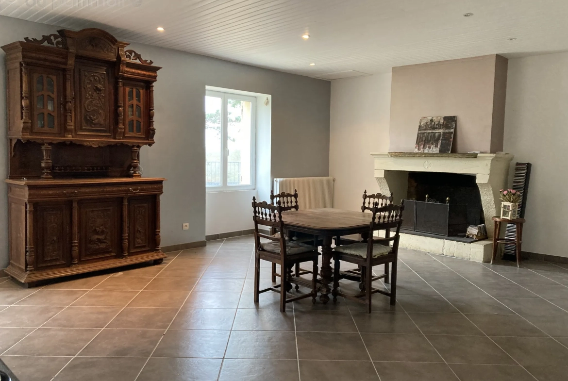 Maison en pierre 5 chambres à Semens 