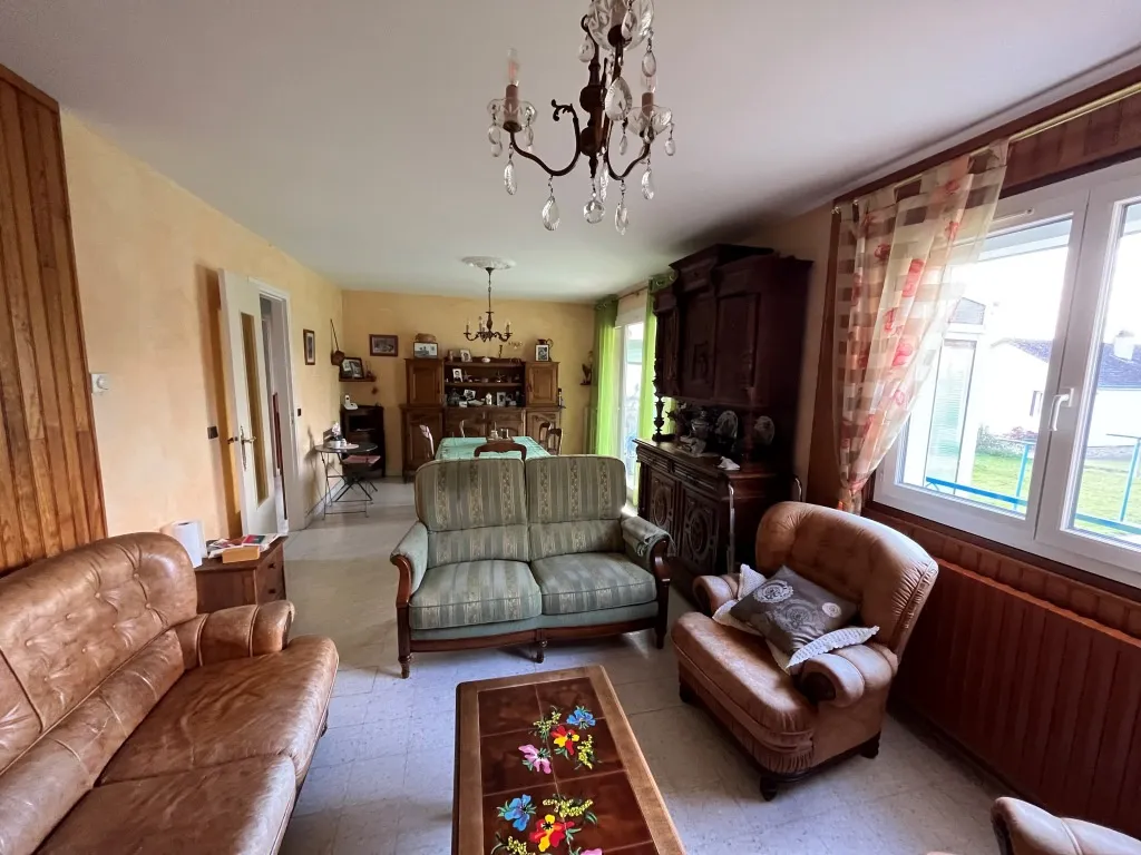 Pavillon des années 60 avec deux chambres à Serquigny 