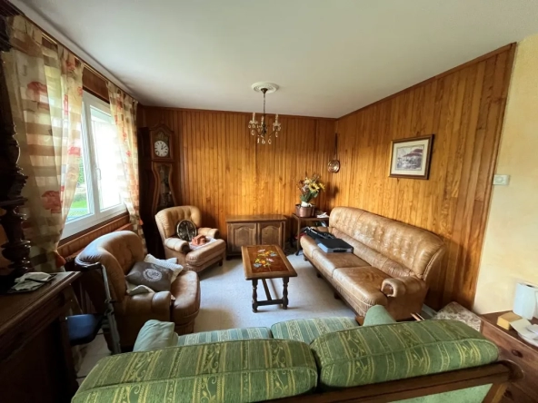 Pavillon des années 60 avec deux chambres à Serquigny 