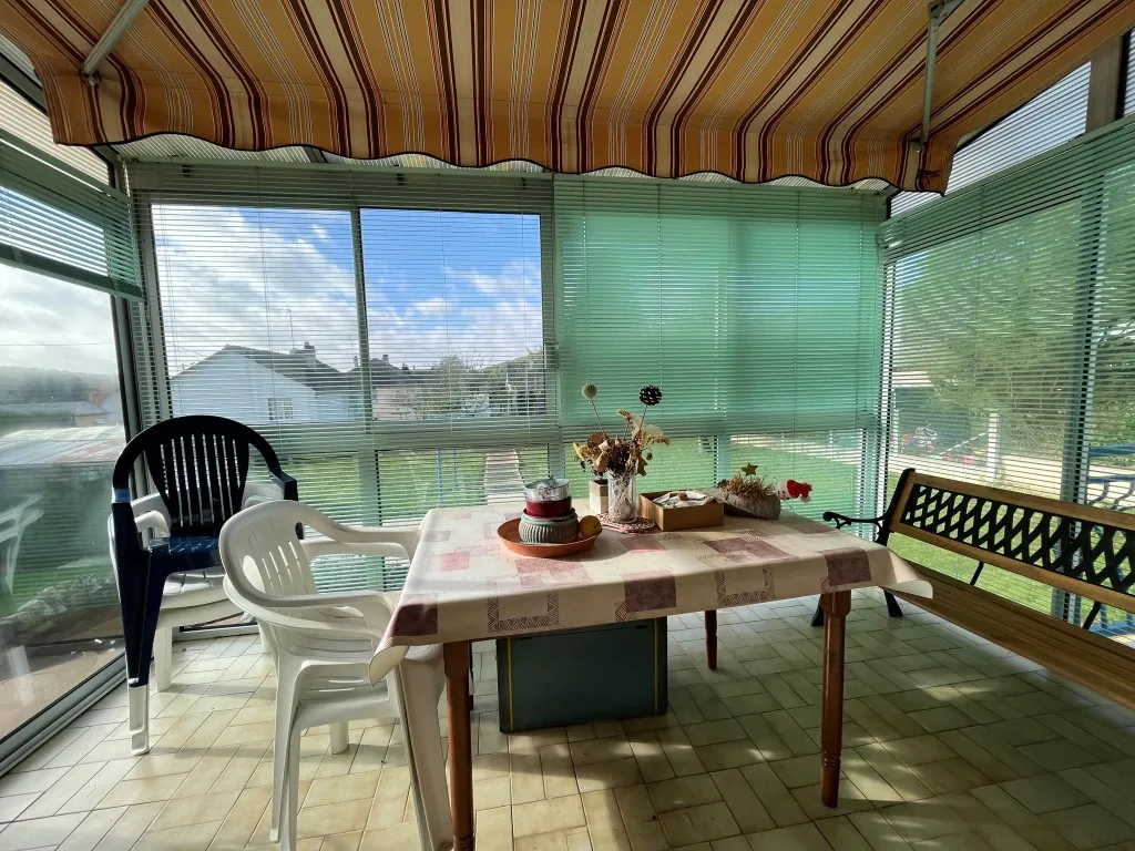 Pavillon des années 60 avec deux chambres à Serquigny 