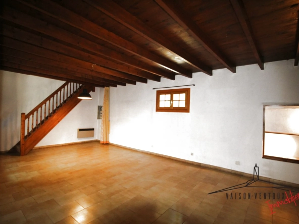 Maison de village avec cour à vendre à Vaison la Romaine 