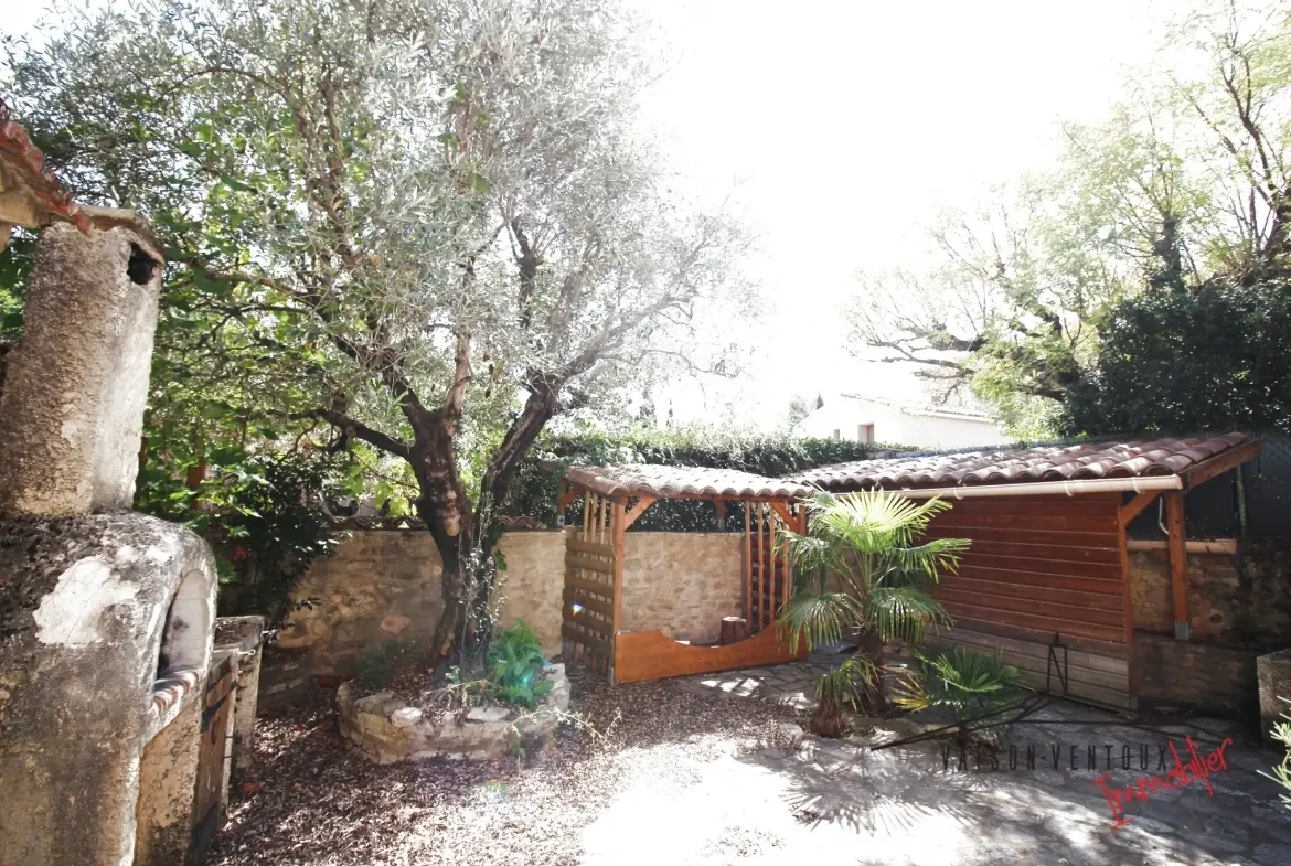 Maison de village avec cour à vendre à Vaison la Romaine 