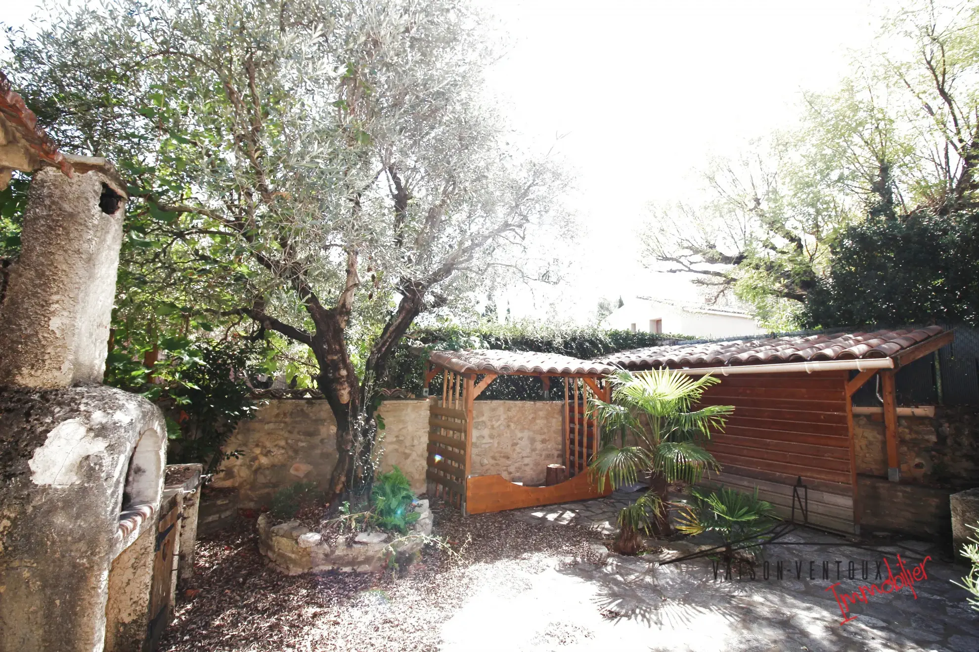 Maison de village avec cour à vendre à Vaison la Romaine 