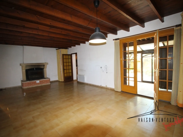 Maison de village avec cour à vendre à Vaison la Romaine 