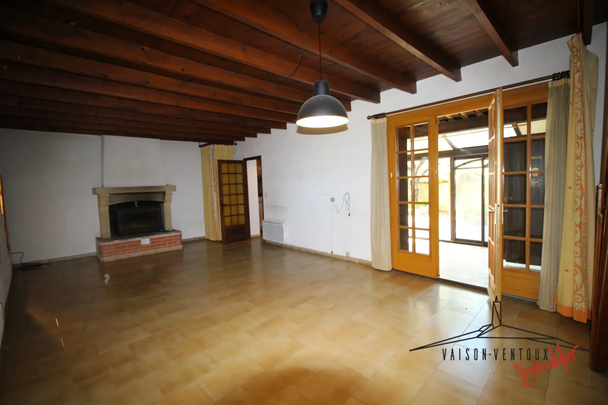 Maison de village avec cour à vendre à Vaison la Romaine 