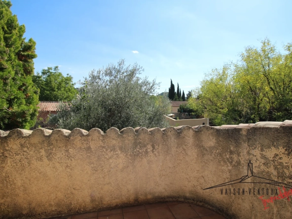 Maison de village avec cour à vendre à Vaison la Romaine 