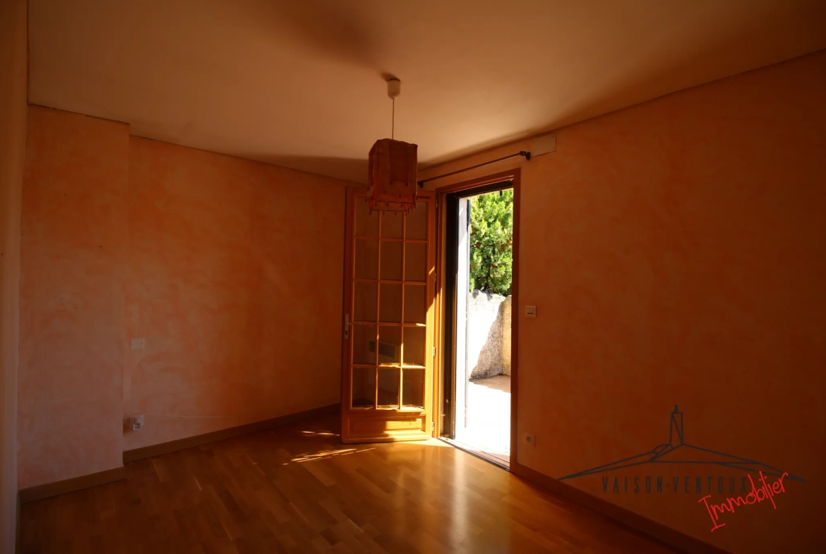 Maison de village avec cour à vendre à Vaison la Romaine 