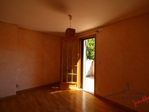 Maison de village avec cour à vendre à Vaison la Romaine 