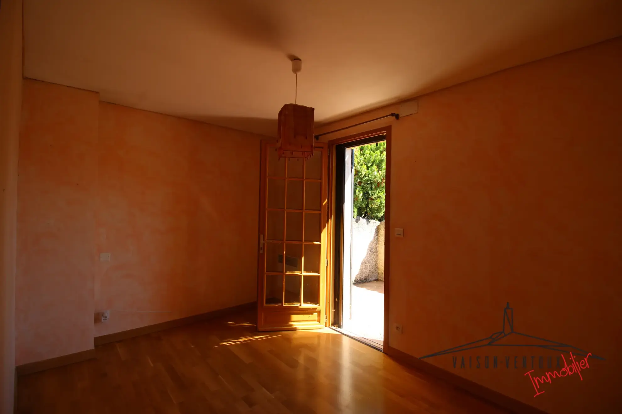 Maison de village avec cour à vendre à Vaison la Romaine 