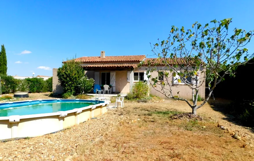Villa de plain-pied avec garage sur une parcelle de 1000 m2 à Saint-Nazaire-d'Aude 