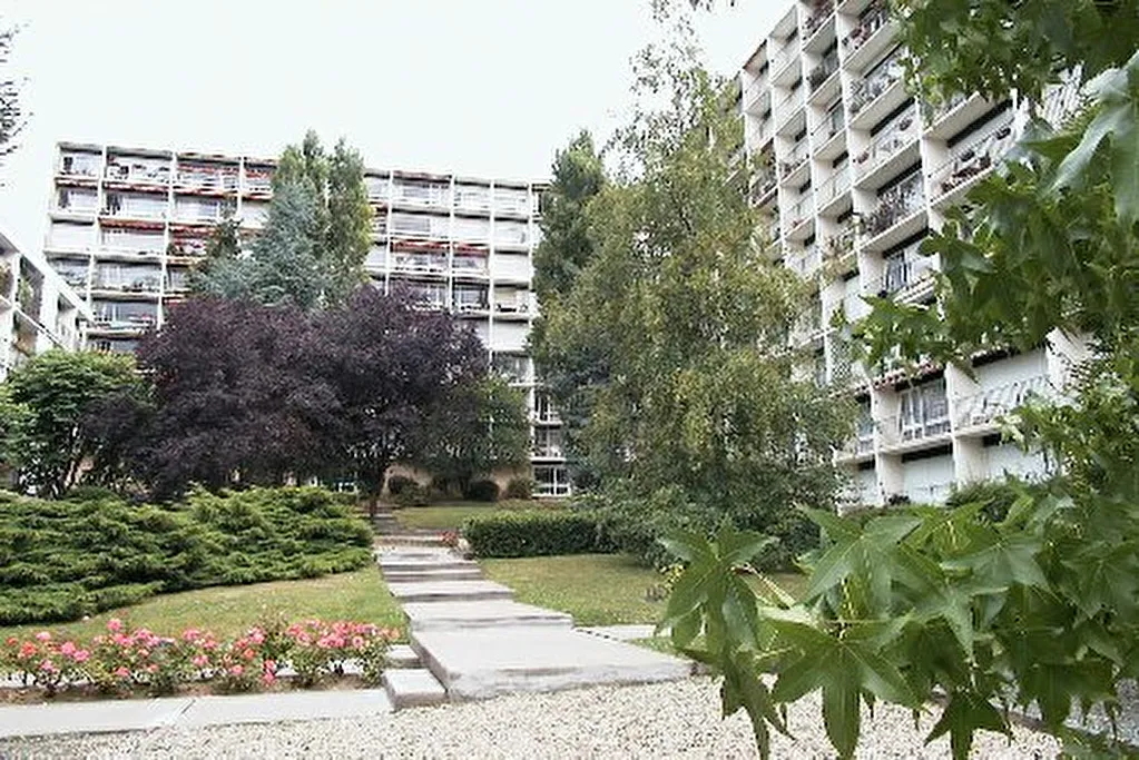 Appartement 3 pièces à Yerres - Résidence sécurisée avec gardien 