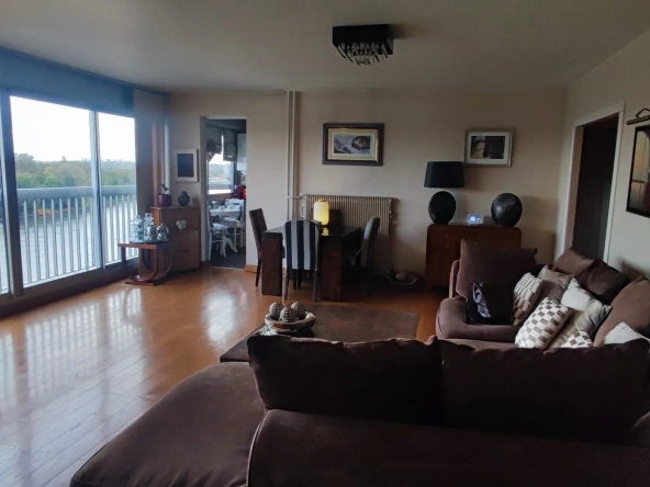 Appartement à vendre à Juvisy-sur-Orge avec vue sur la Seine 