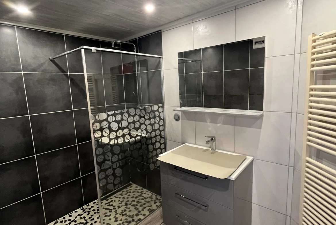 Maison de ville Pont à Vendin - 90m2 - 2 chambres - Cave et cour 