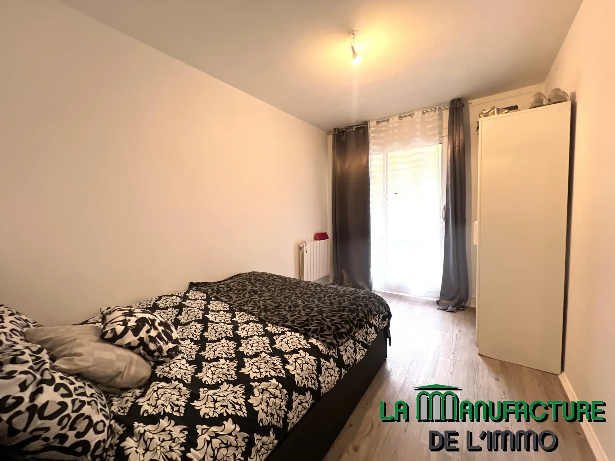 Appartement F5 de 98.16 m2 - 4 balcons - cave et garage / Bergson 