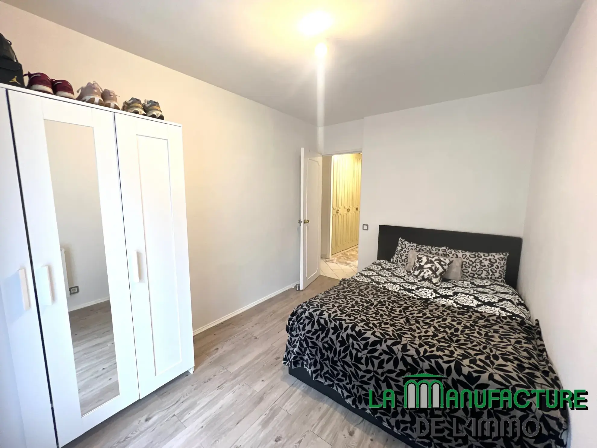 Appartement F5 de 98.16 m2 - 4 balcons - cave et garage / Bergson 