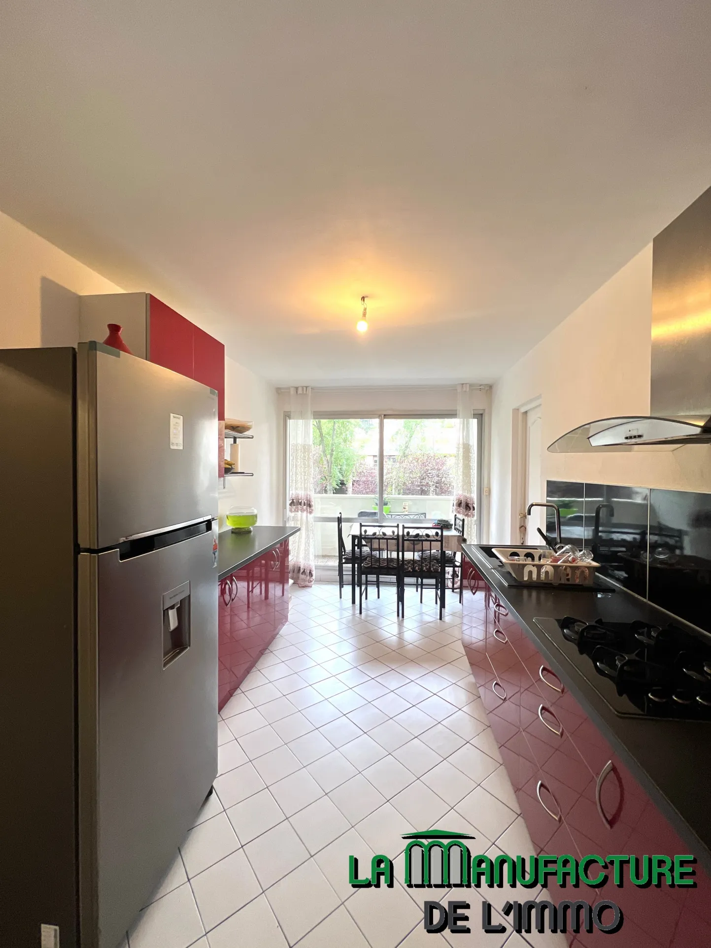 Appartement F5 de 98.16 m2 - 4 balcons - cave et garage / Bergson 