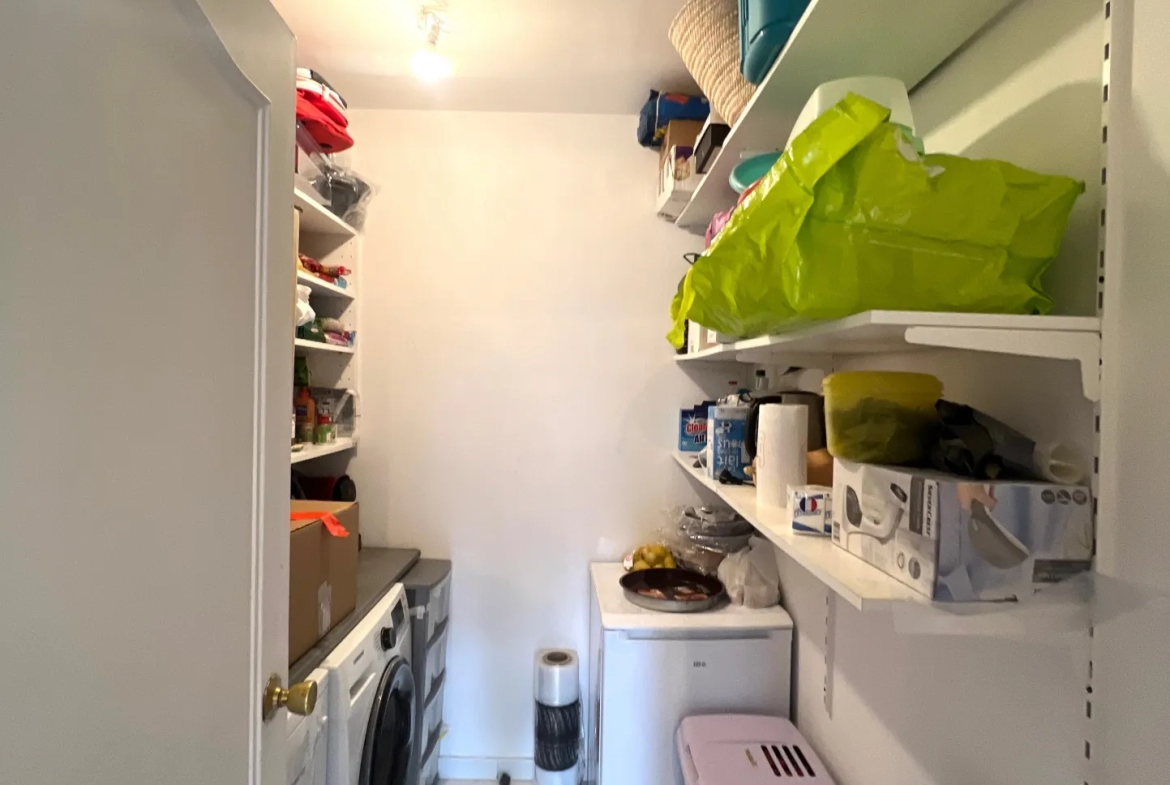 Appartement F5 de 98.16 m2 - 4 balcons - cave et garage / Bergson 