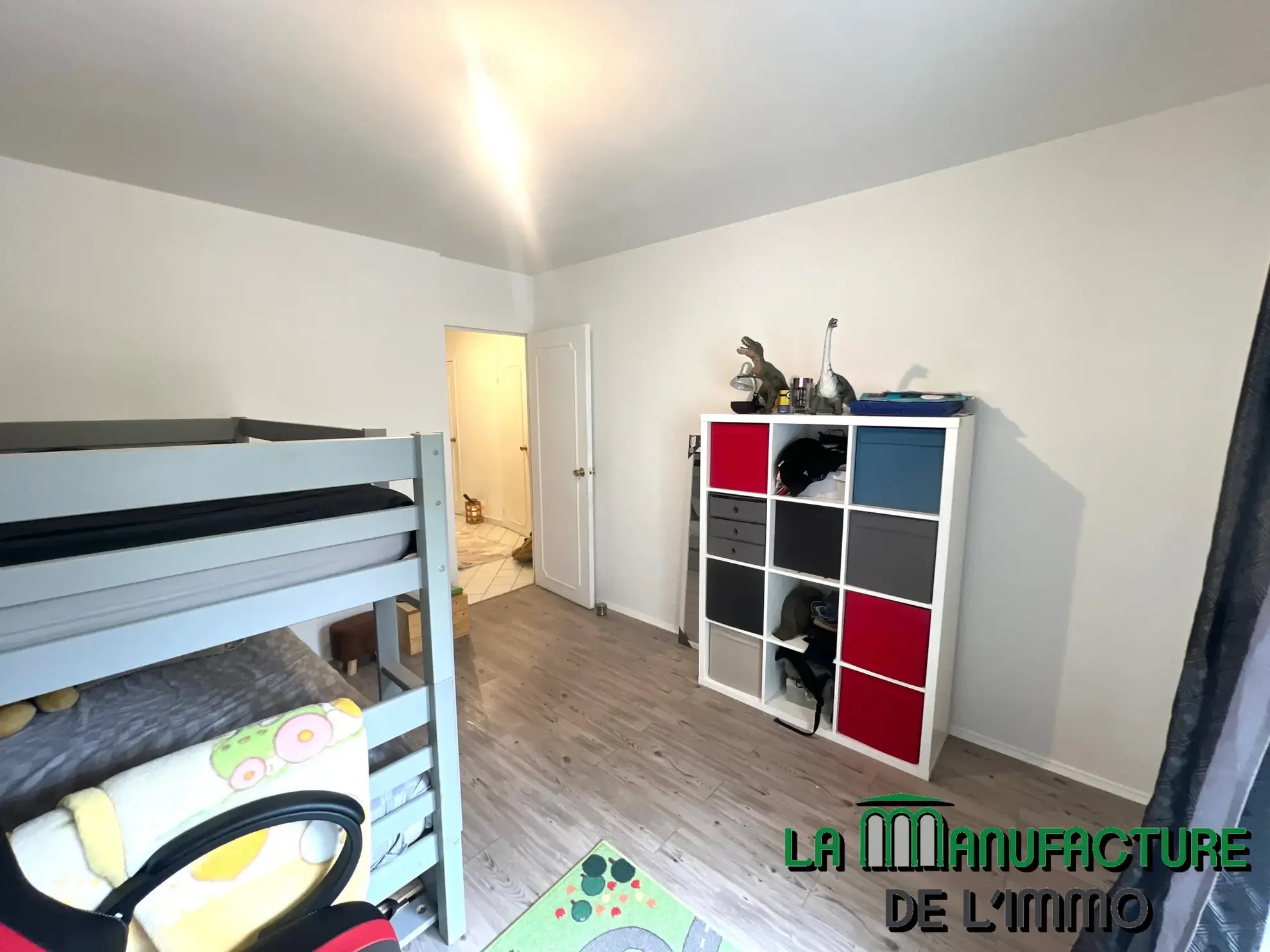 Appartement F5 de 98.16 m2 - 4 balcons - cave et garage / Bergson 