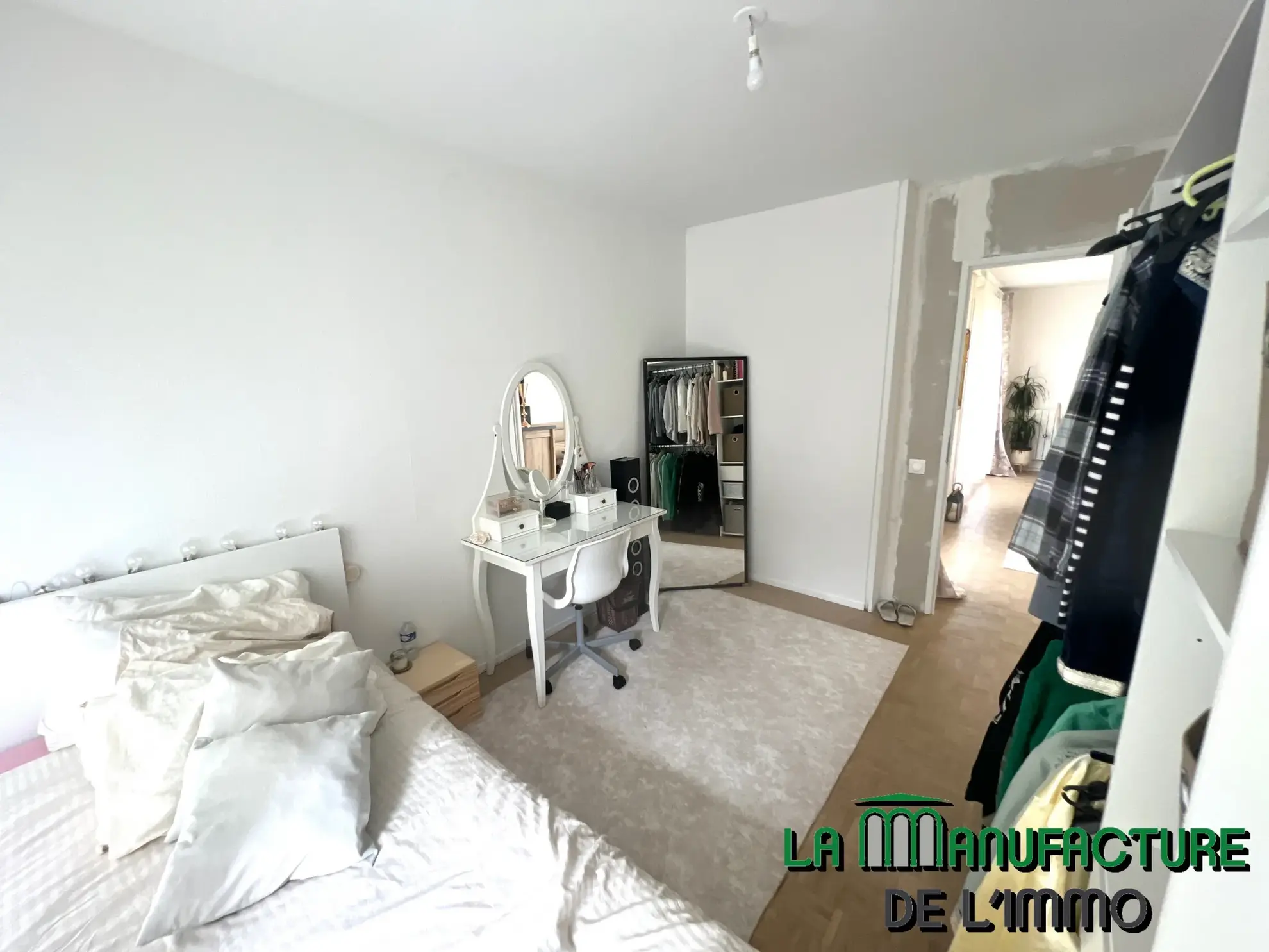 Appartement F5 de 98.16 m2 - 4 balcons - cave et garage / Bergson 