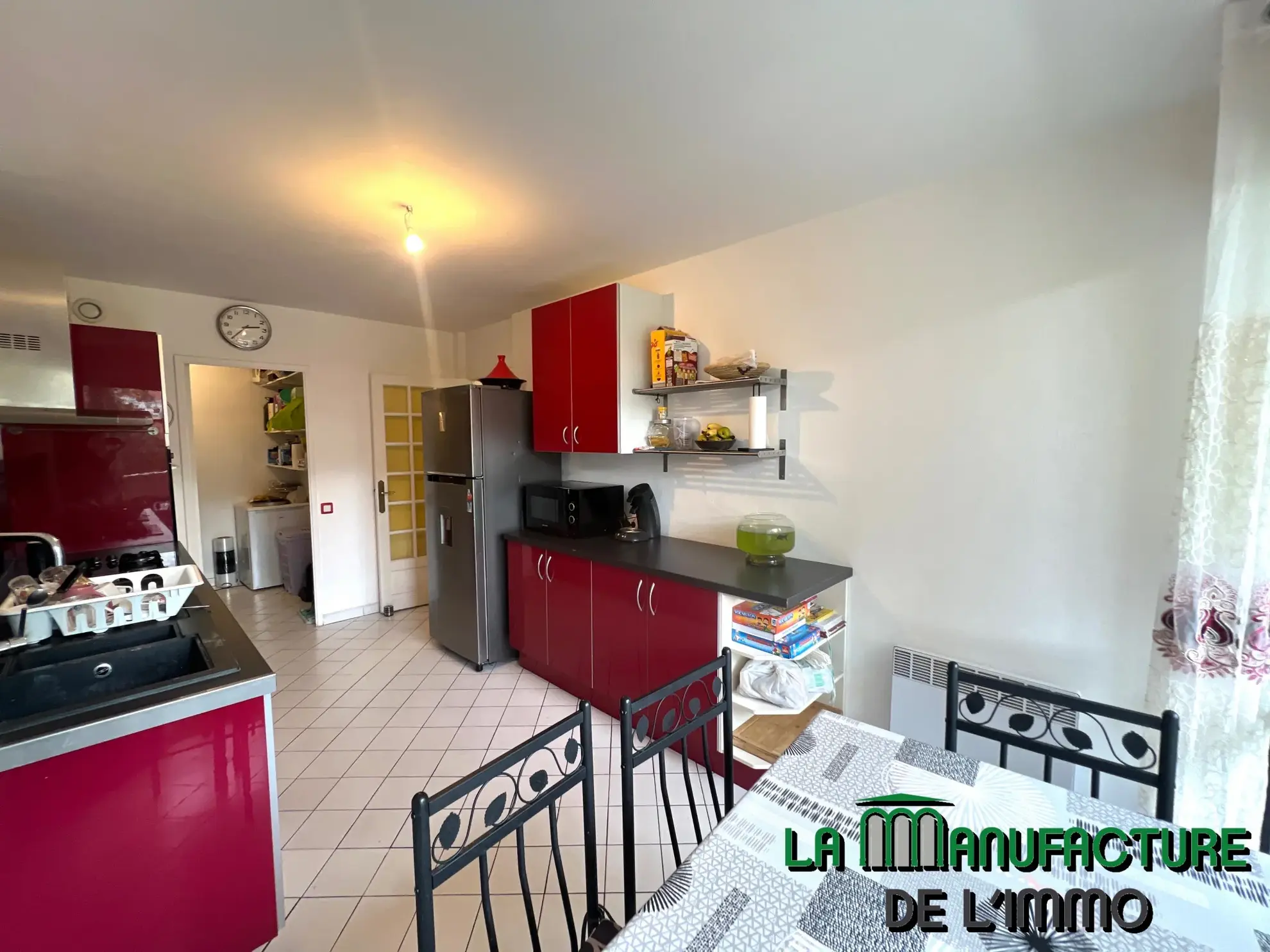 Appartement F5 de 98.16 m2 - 4 balcons - cave et garage / Bergson 