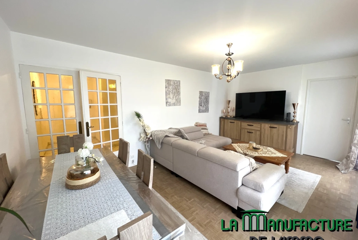 Appartement F5 de 98.16 m2 - 4 balcons - cave et garage / Bergson 