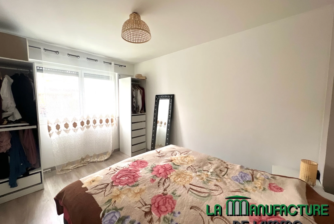 Appartement F5 de 98.16 m2 - 4 balcons - cave et garage / Bergson 
