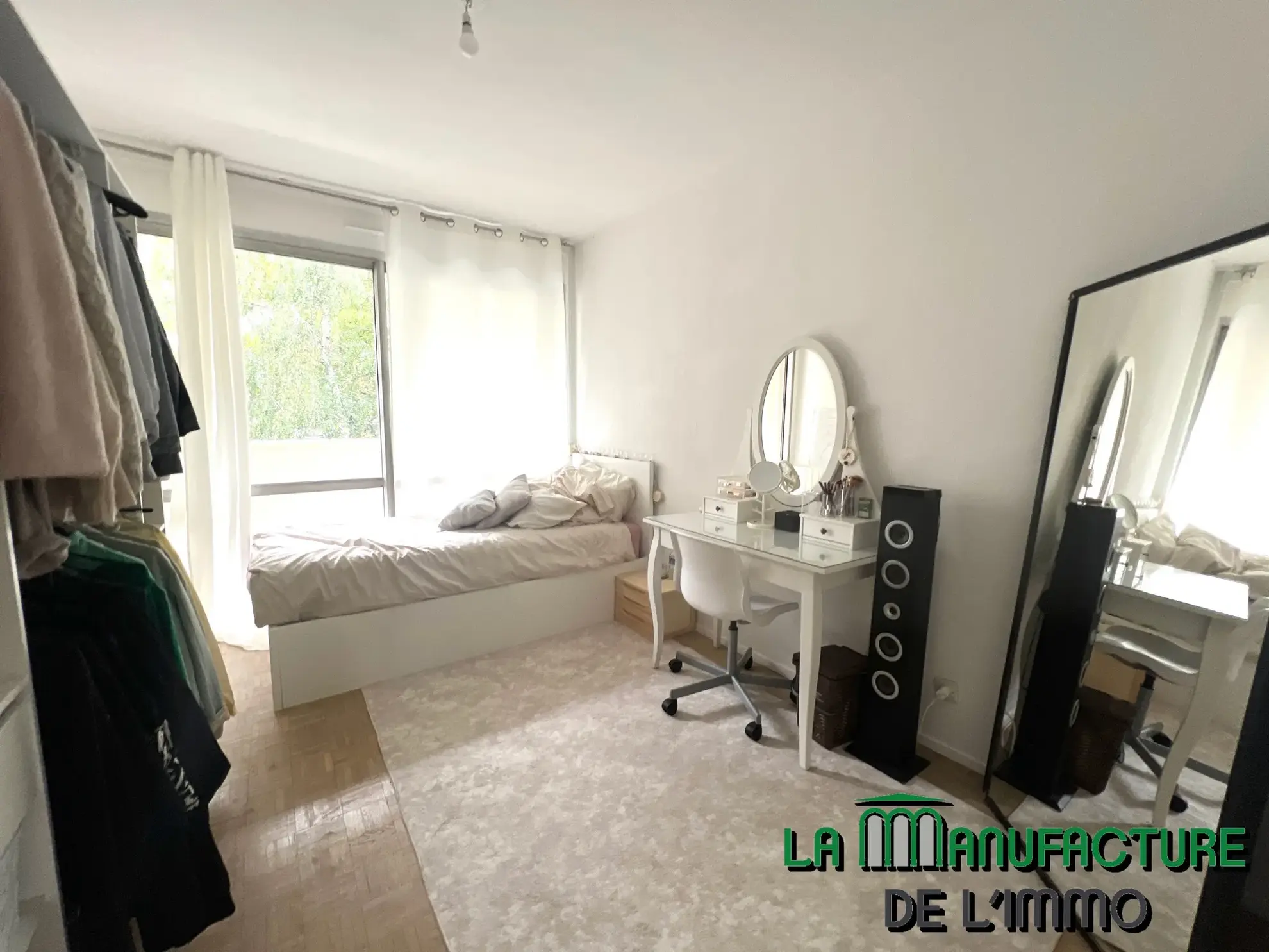 Appartement F5 de 98.16 m2 - 4 balcons - cave et garage / Bergson 