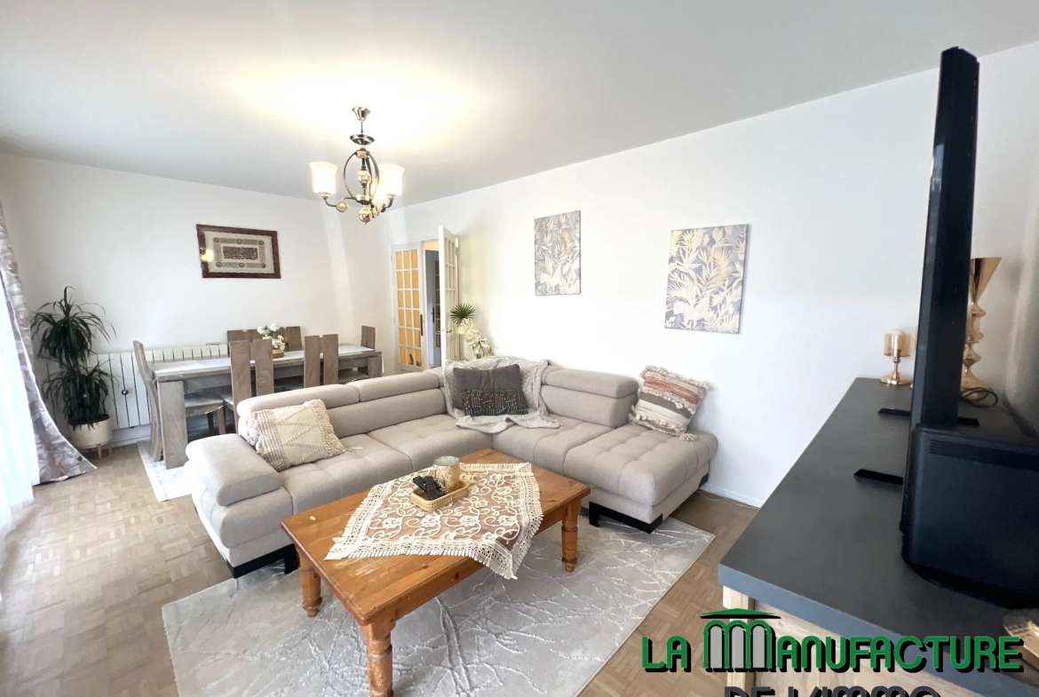 Appartement F5 de 98.16 m2 - 4 balcons - cave et garage / Bergson 