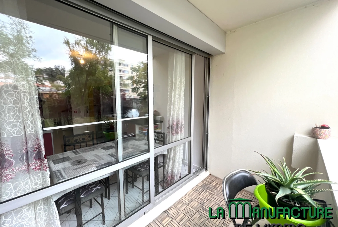 Appartement F5 de 98.16 m2 - 4 balcons - cave et garage / Bergson 